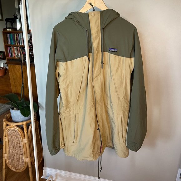 Patagonia / Men's Tan & Olive Nylon Parka / Size M - Picture 1 of 2